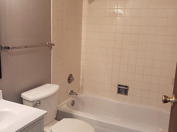 3rd image of 408 McKay Ave S APT 18