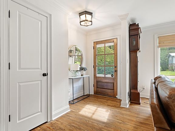 3rd image of 1076 Forest Brook Dr