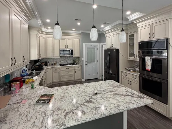 511 W 6th St, Palmyra, NJ 08065