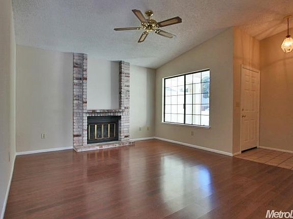 3rd image of 7461 Spicewood Dr