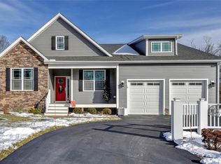 10 Palmer River Rd, Seekonk, MA 02771