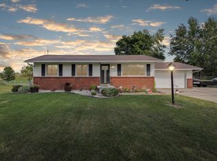 2835 Prairie Dr, Adrian, MI 49221