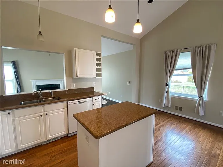 6710 Summerdale Ct E — Photo 14