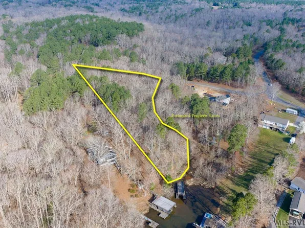 47 Buckhead Dr, Bracey, VA 23919