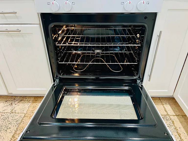 Brand new oven