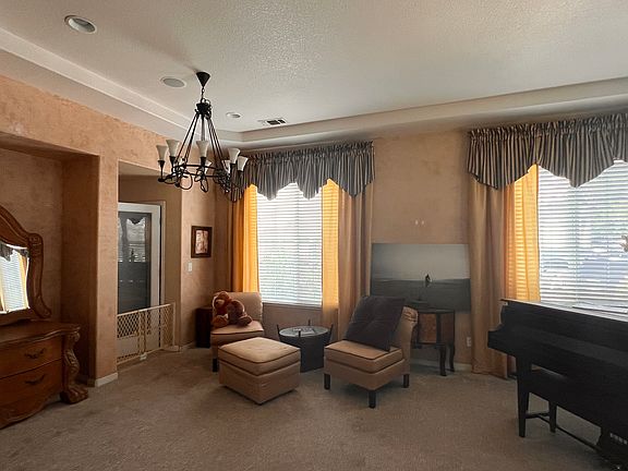 3rd image of 883 Keely Dr