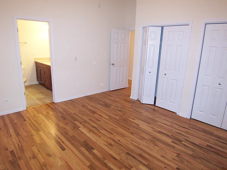 1528 W Greenleaf Ave #1 — Photo 9