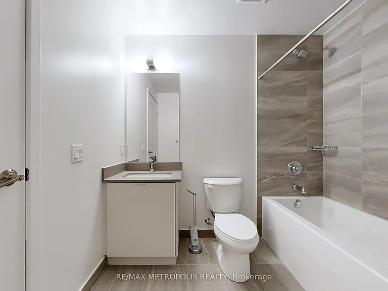 204 Burnhamthorpe Rd E #1602 — Photo 12