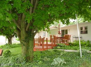 46938 Meadow Ln, Decatur, MI 49045