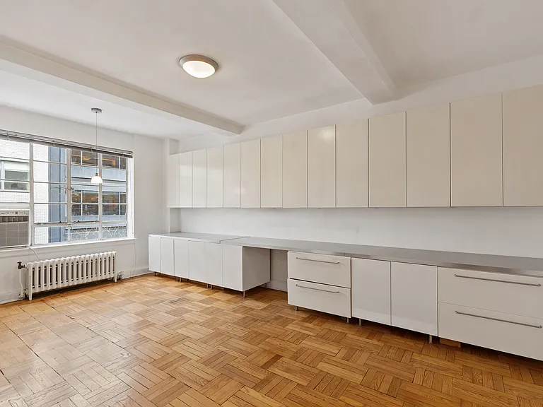 140 E 40th St #5C — Photo 6