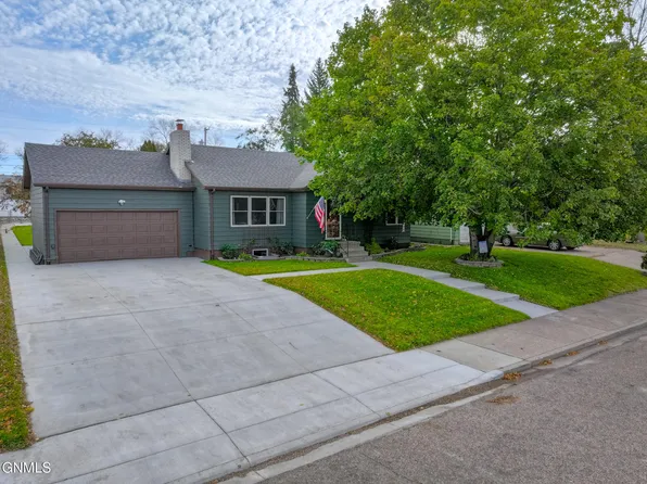 1206 2nd Ave E, Williston, ND 58801