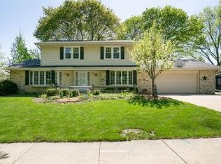 N77W7455 Chestnut St, Cedarburg, WI 53012