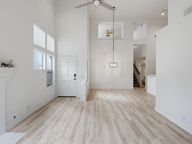 27529 Serena — Photo 5