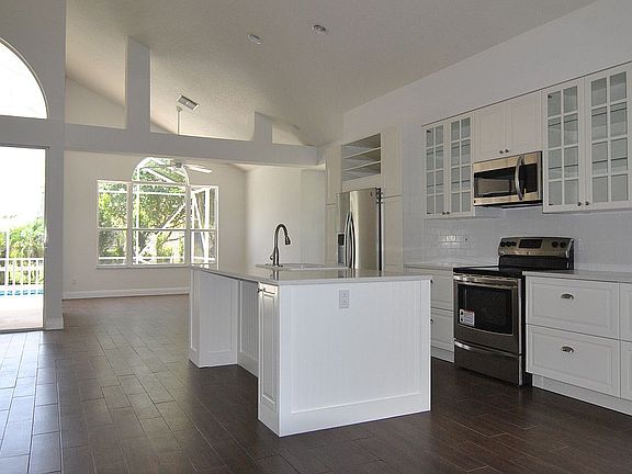 5th image of 700 SW San Salvadore Cv