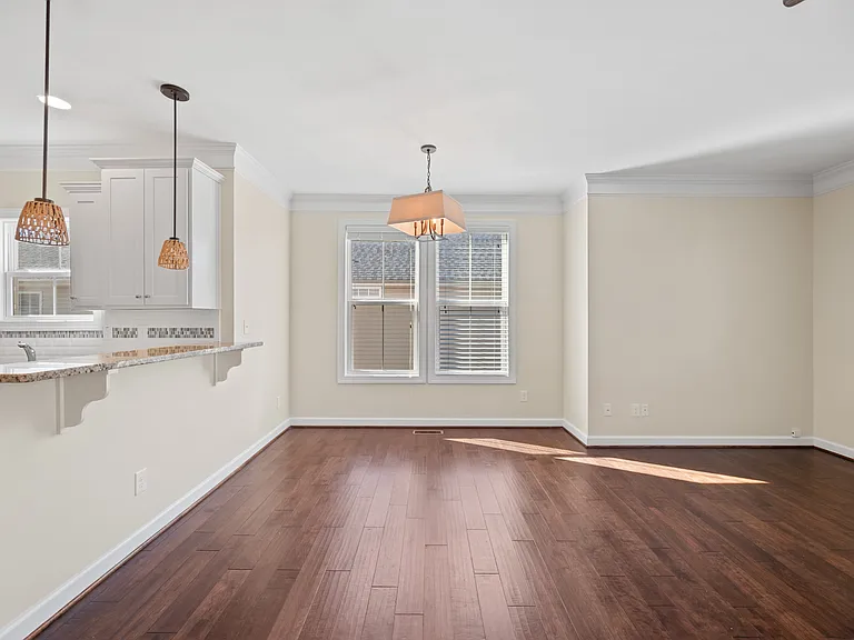 4629 Lee Ave — Photo 8