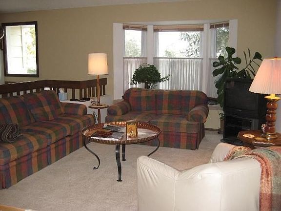 living room with bay window
