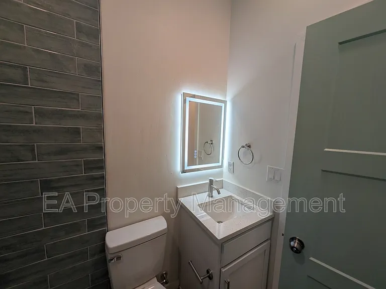 816 1/2 13th St NW — Photo 14