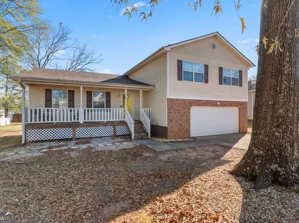 5370 Queen Ester Ct, Ellenwood, GA 30294