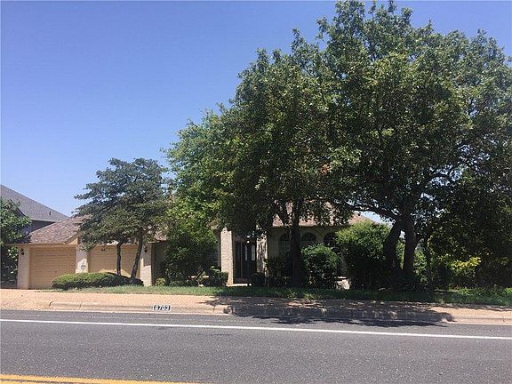 2nd image of 8703 Bluegrass Dr