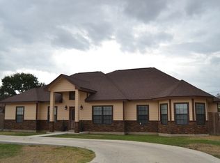 639 W Antonio St, Uvalde, TX 78801