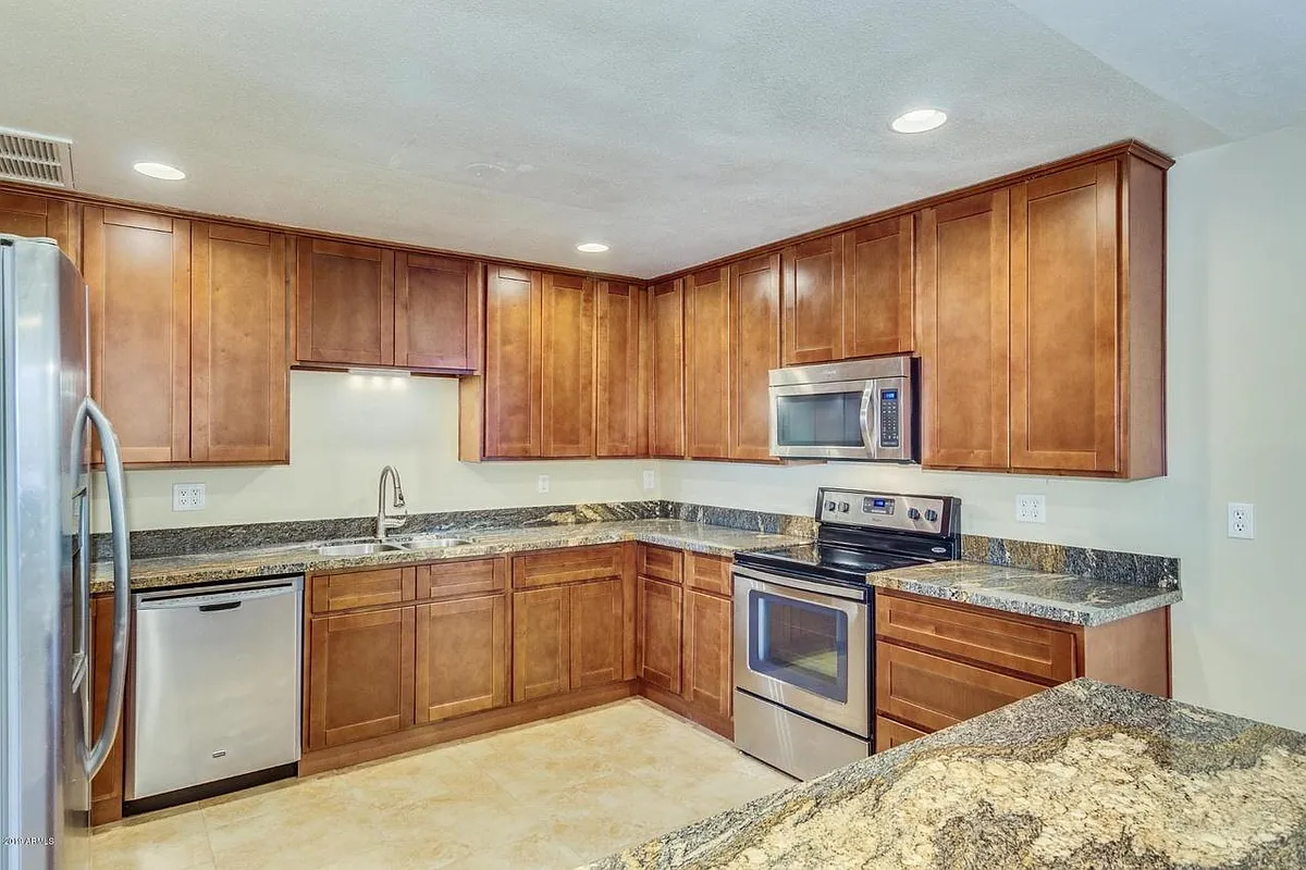 Building Photo - 232 E Balboa Dr
