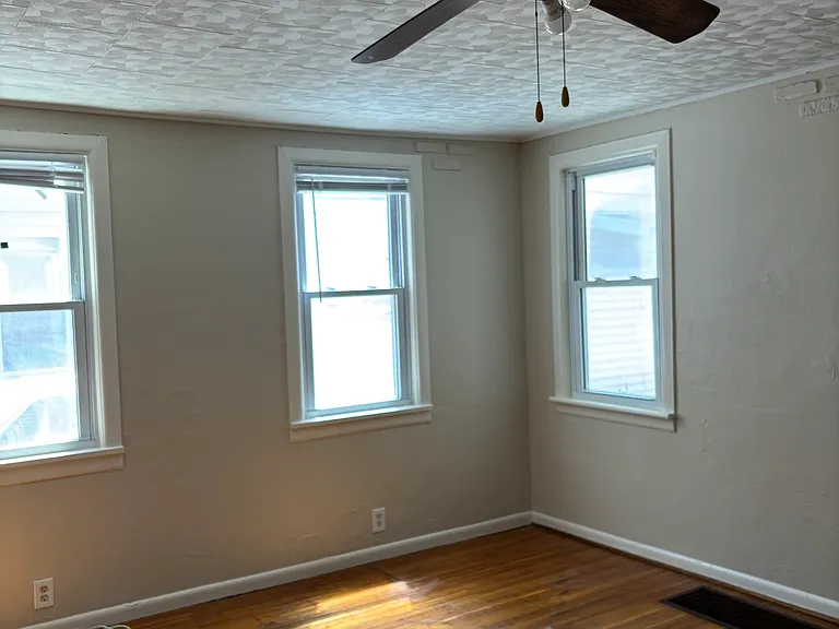 10 Kestrel St — Photo 9