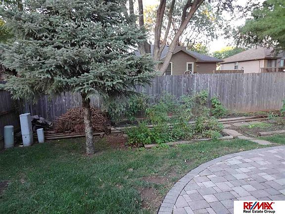 5th image of 15172 T St