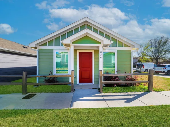 8741 Cottage Creek Dr, Fort Worth, TX 76123