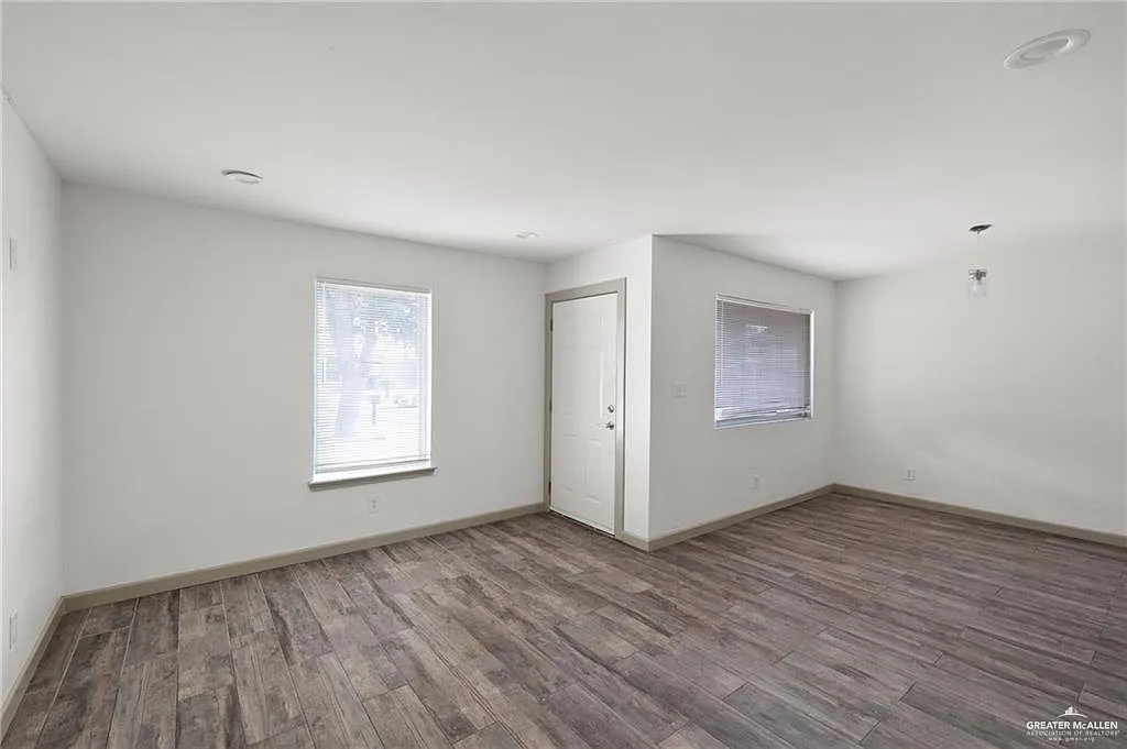 4 bed, 2.0 bath, 1212 sqft, $1,700 — Photo 3