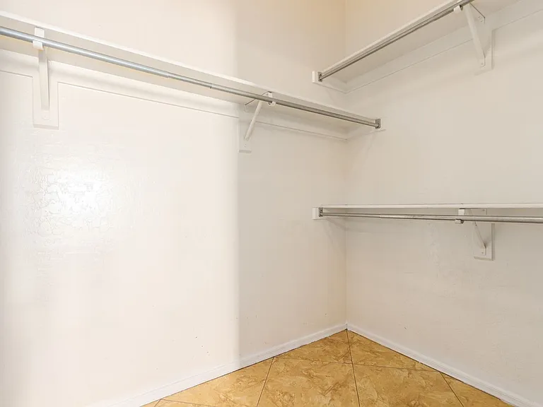 3556 E Hampton Ln — Photo 19
