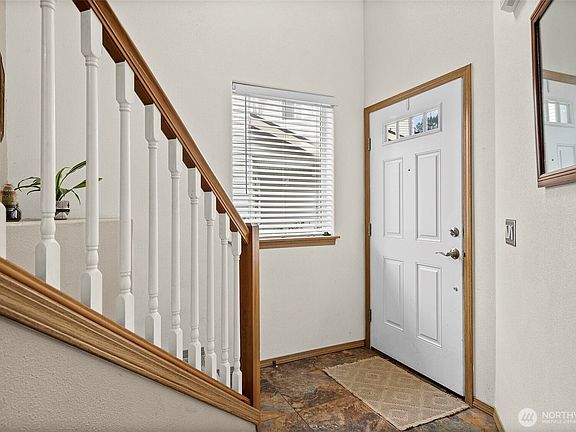 4th image of 10703 185th Avenue E