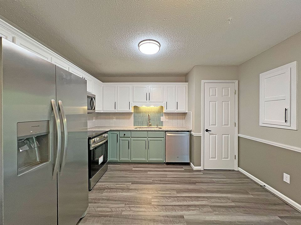 Over and under LED cabinet lighting not pictured (will be installing this week)