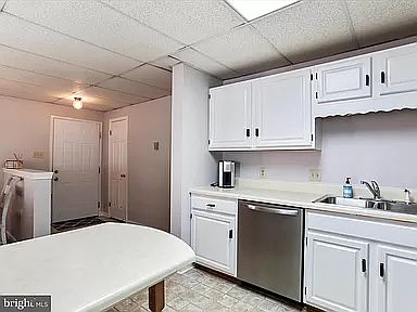 2nd image of 284 W 2nd St #284