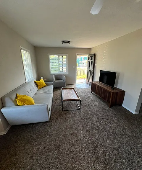877 Pacific Dr — Photo 11