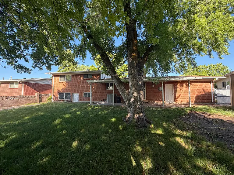 987 Wildwood Dr — Photo 7