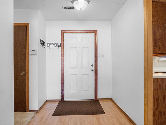 5th image of 3719 Valerie Pl NE
