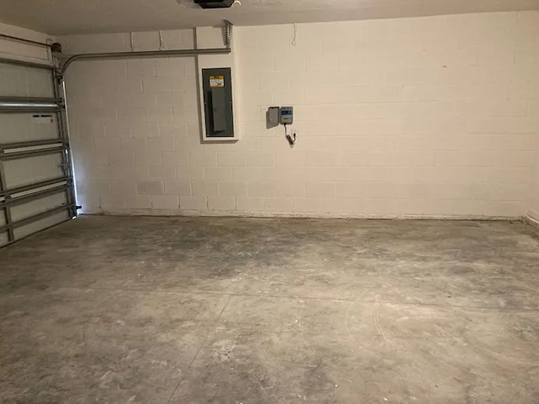 11 Ripcord Ln — Photo 8