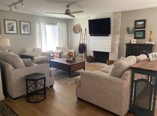 220 Beechtree Dr, Encinitas, CA 92024