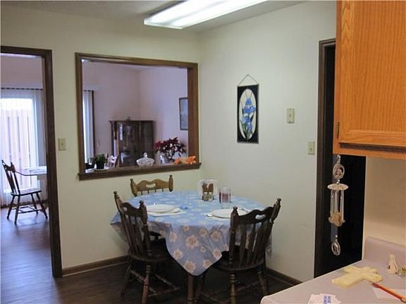 5th image of 1083 E Apple Blossom Ln