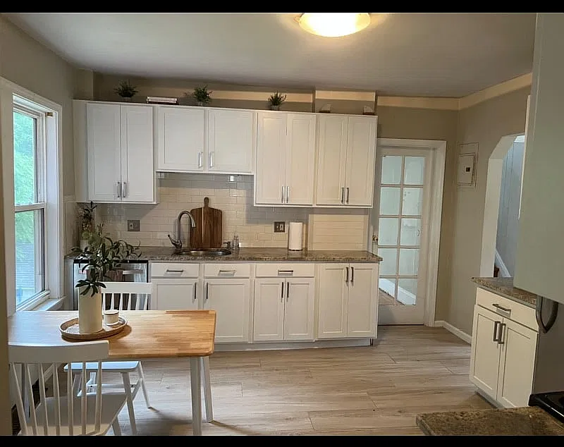 4 bed, 1.5 bath, 2000 sqft, $4,000 — Photo 2