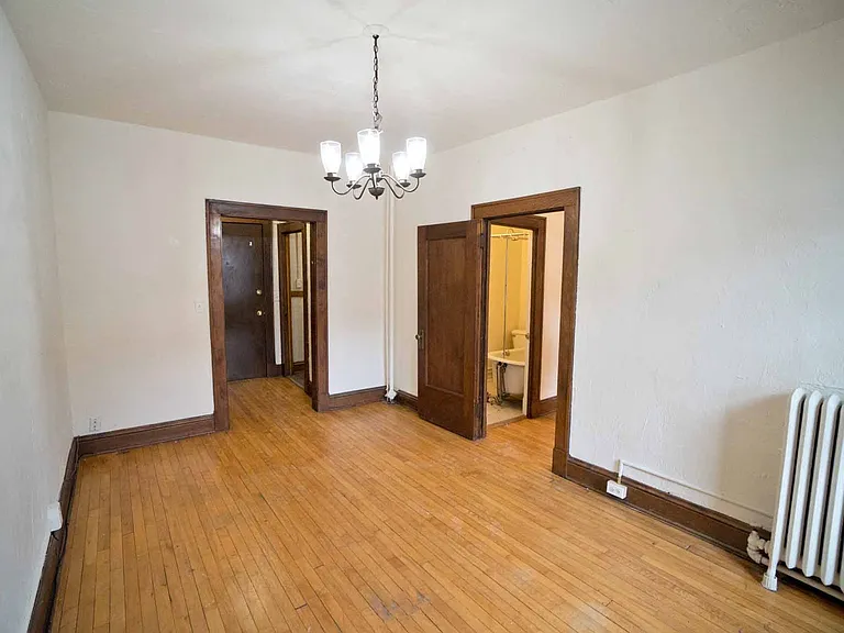 225 Place Apartments — Photo 43