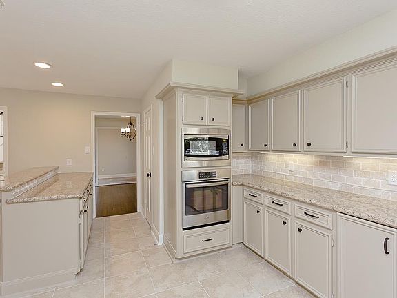 3rd image of 1519 Plantation Dr