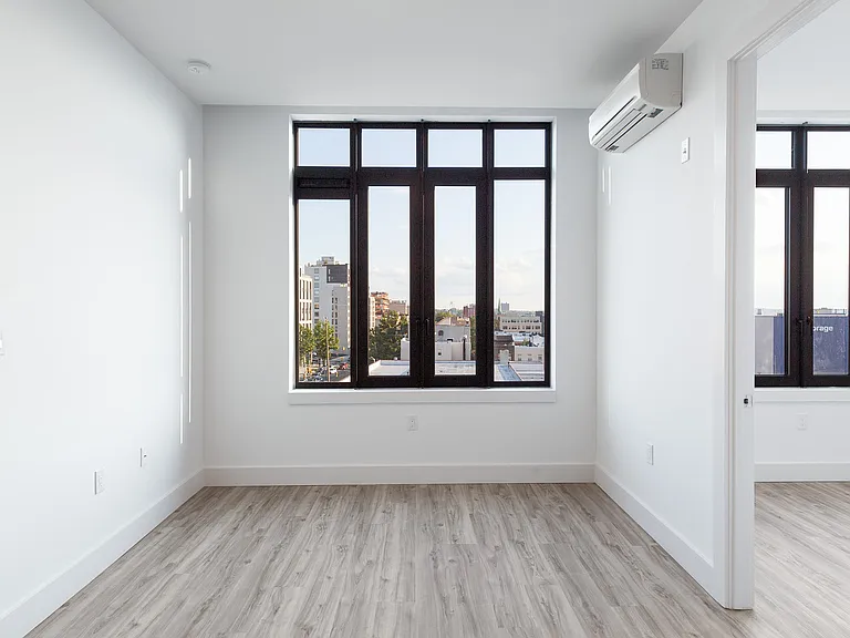 584 4th Ave #705 — Photo 7