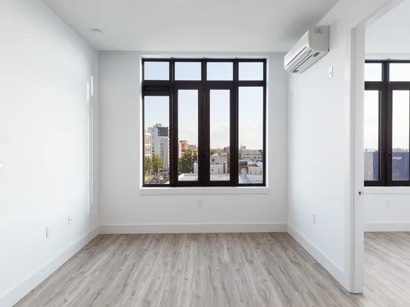 584 Fourth Avenue image 14 of 21