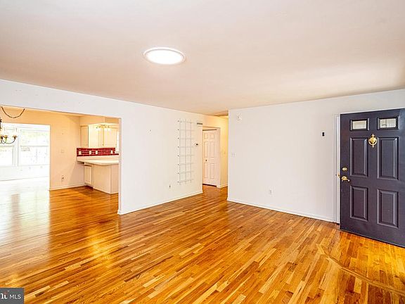 4th image of 23568 Holly Cir