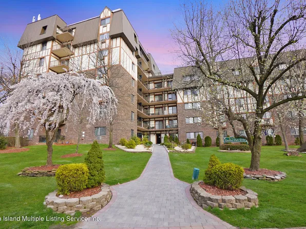 2 Elmwood Park Dr APT 518, Staten Island, NY 10314