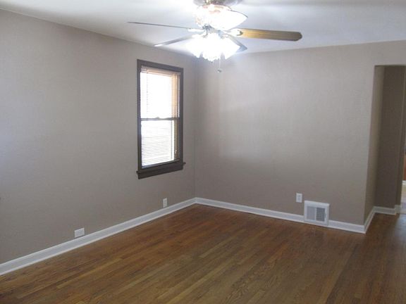 5th image of 313 S Central Ave