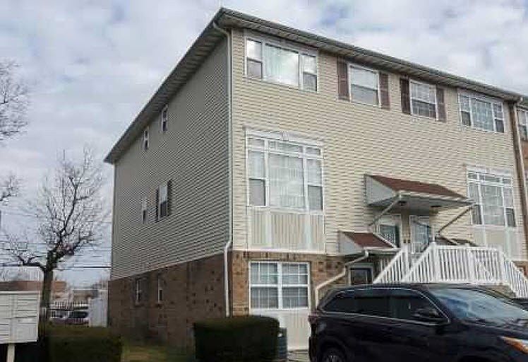 2nd image of 150-174 Mermaid Ln #280