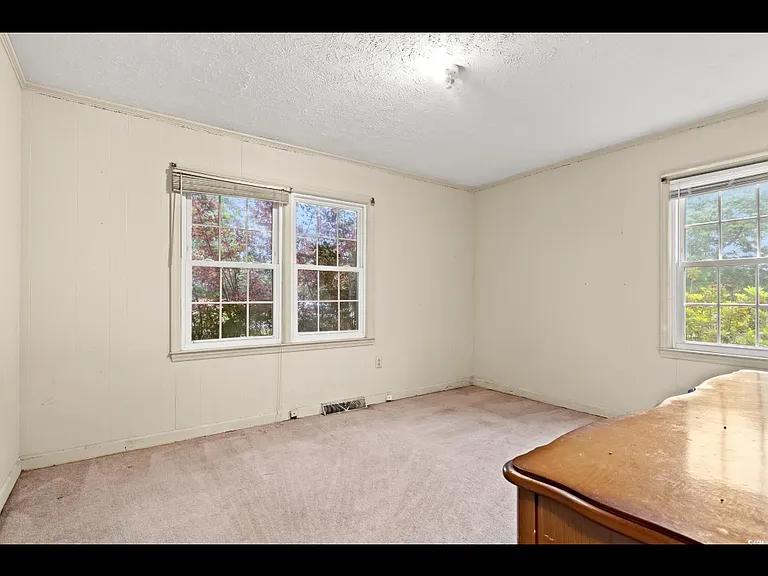 2858 Daisy Rd — Photo 9