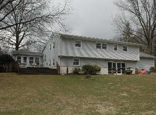 4 Chapel View Dr, Flemington, NJ 08822